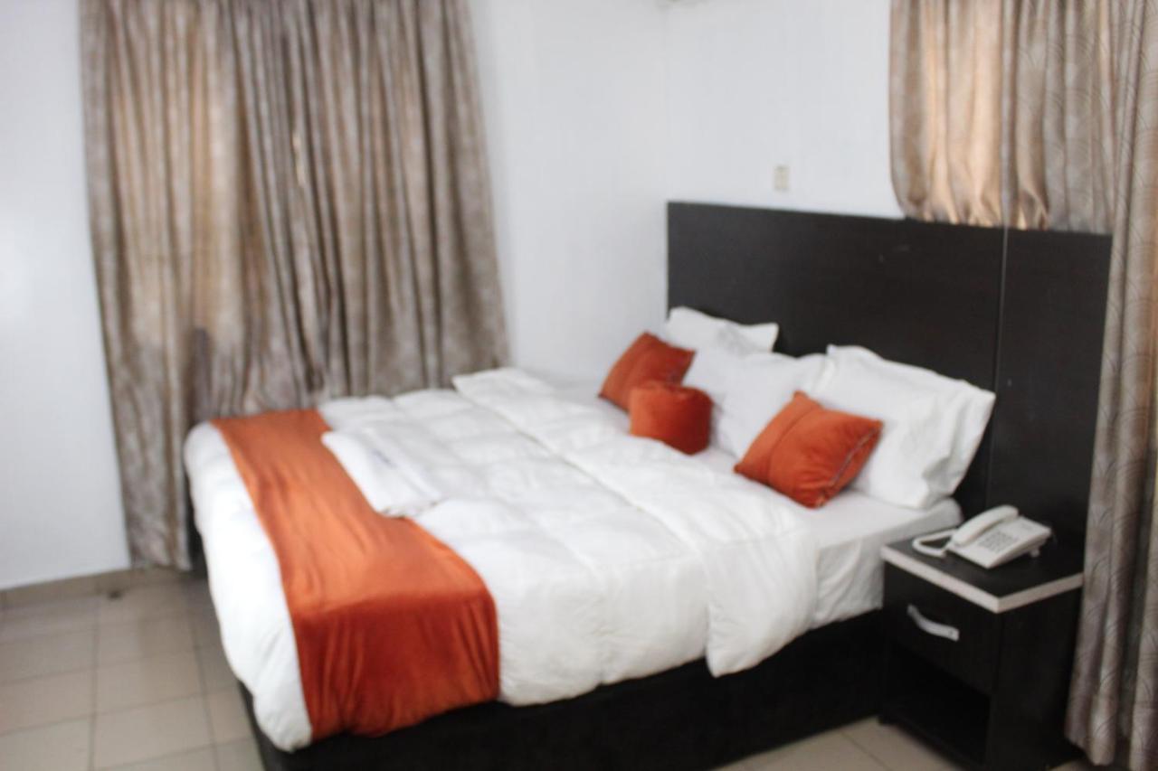 Blue Moon Hotels Victoria Island Lagos Bagian luar foto