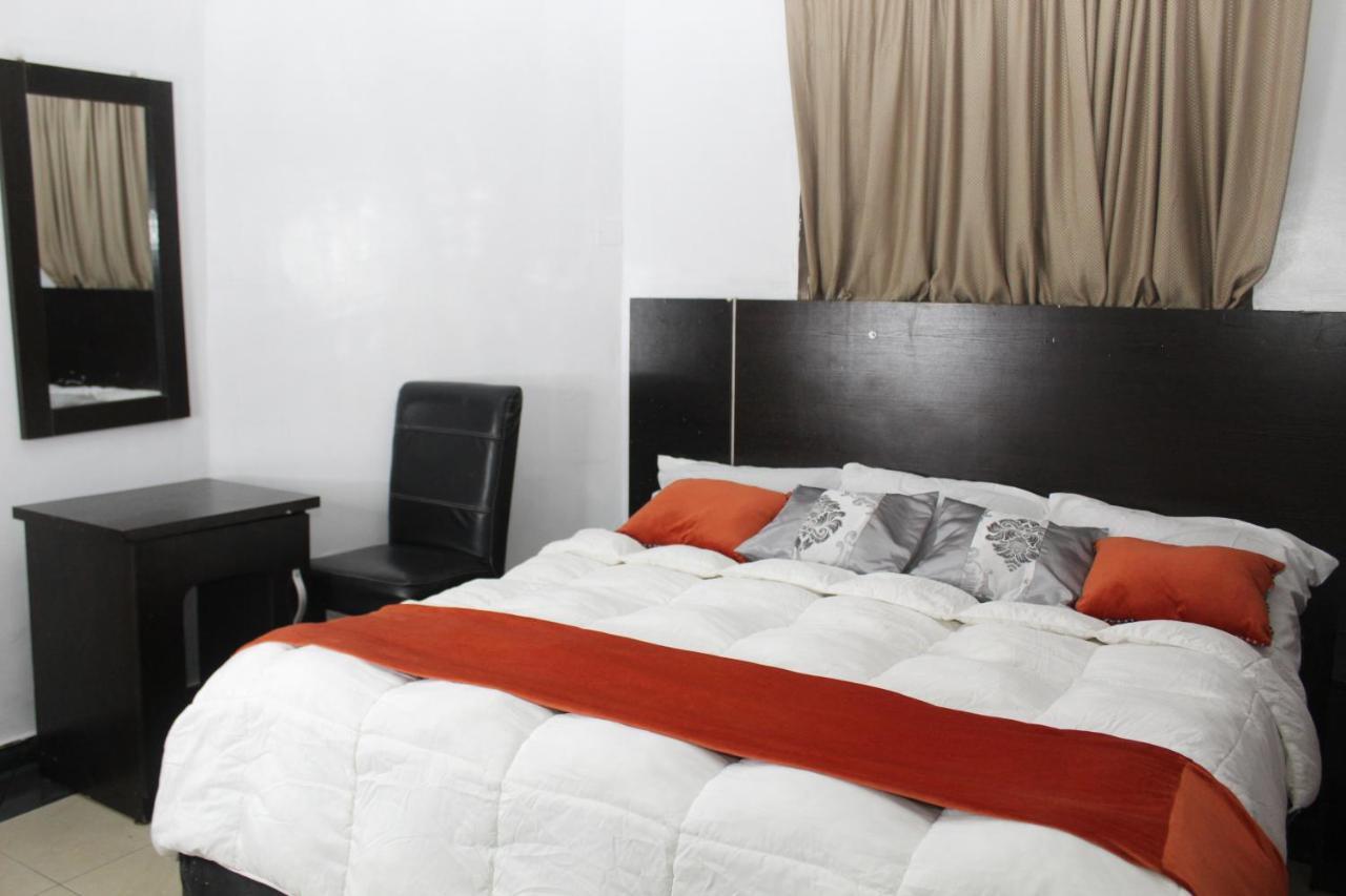 Blue Moon Hotels Victoria Island Lagos Bagian luar foto