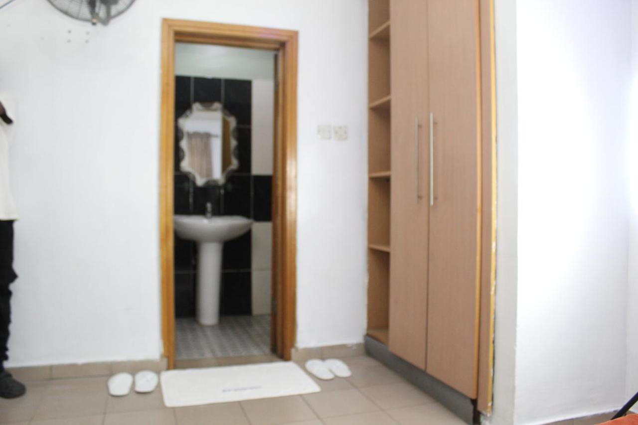 Blue Moon Hotels Victoria Island Lagos Bagian luar foto