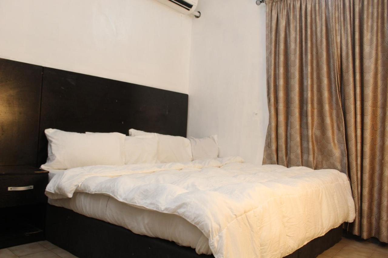 Blue Moon Hotels Victoria Island Lagos Bagian luar foto