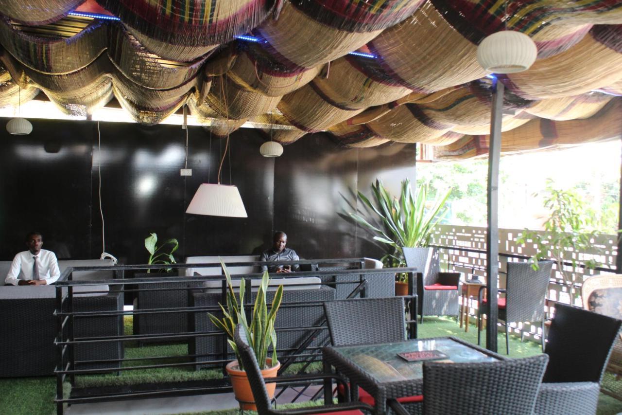 Blue Moon Hotels Victoria Island Lagos Bagian luar foto