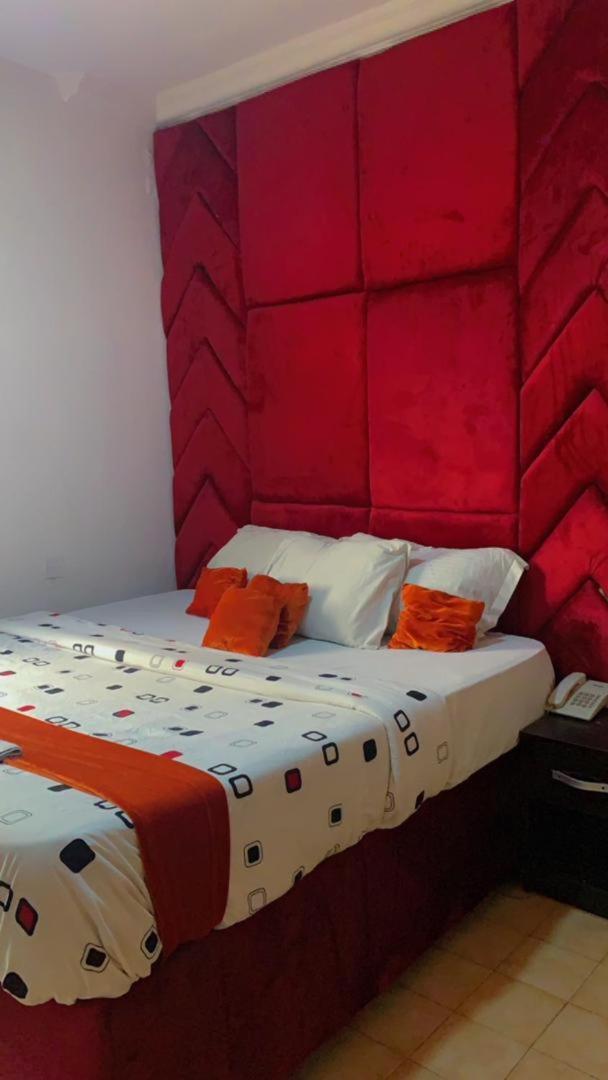 Blue Moon Hotels Victoria Island Lagos Bagian luar foto