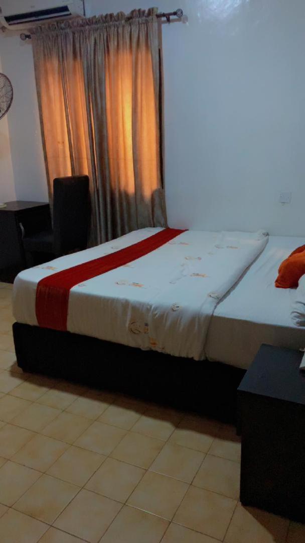 Blue Moon Hotels Victoria Island Lagos Bagian luar foto