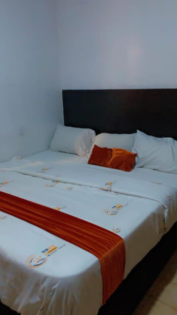 Blue Moon Hotels Victoria Island Lagos Bagian luar foto