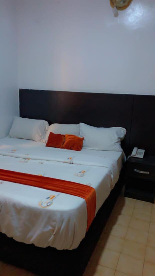 Blue Moon Hotels Victoria Island Lagos Bagian luar foto