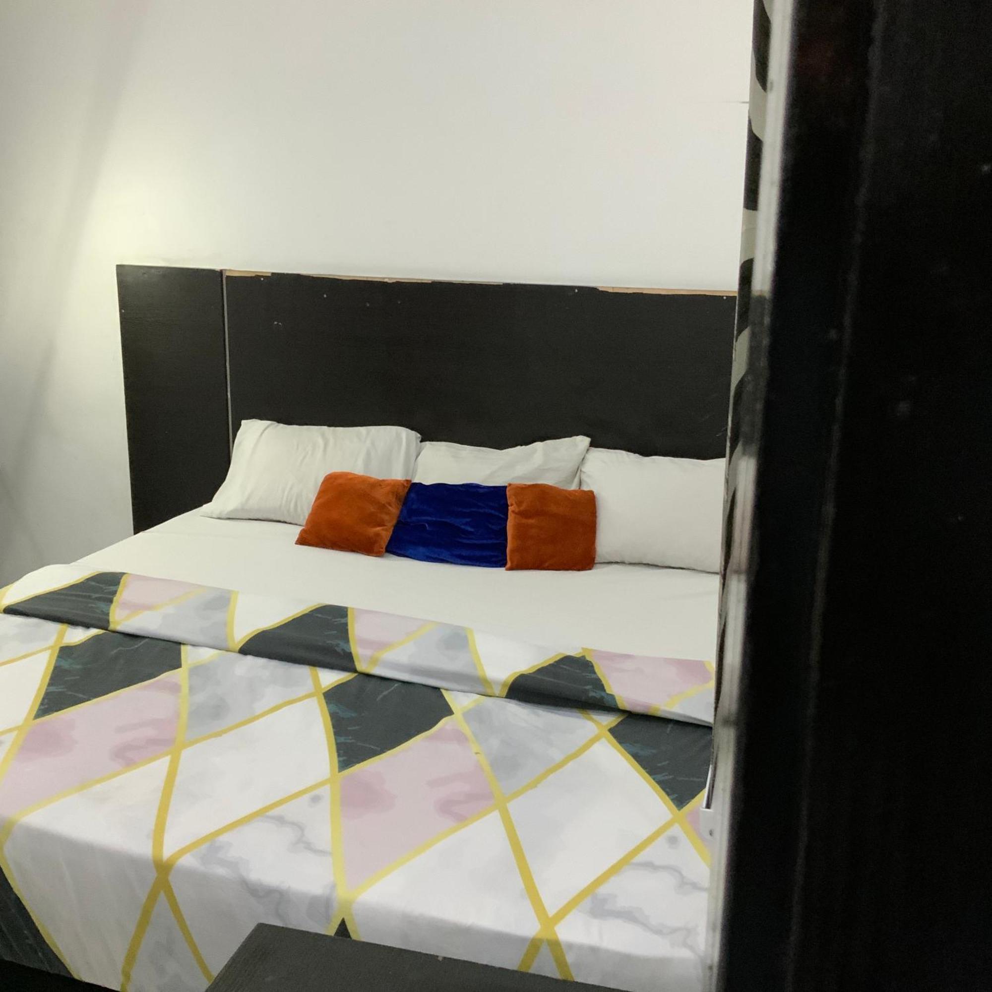 Blue Moon Hotels Victoria Island Lagos Bagian luar foto