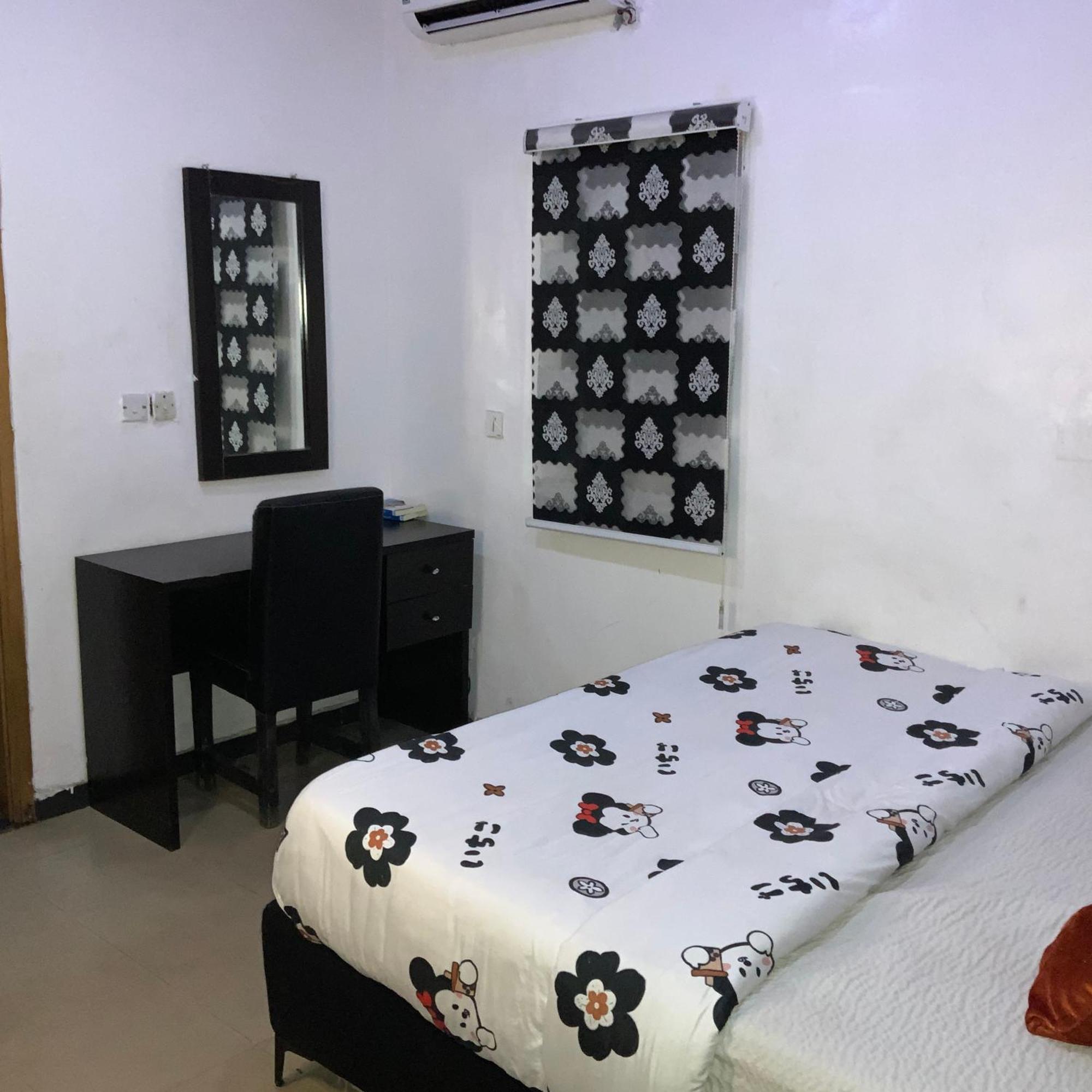 Blue Moon Hotels Victoria Island Lagos Bagian luar foto