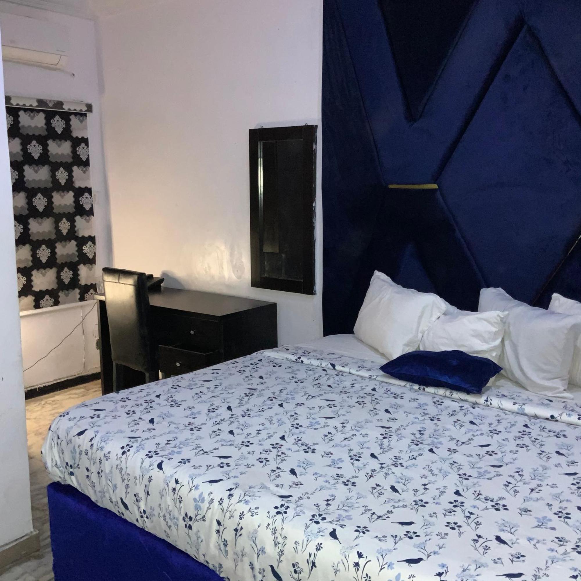 Blue Moon Hotels Victoria Island Lagos Bagian luar foto