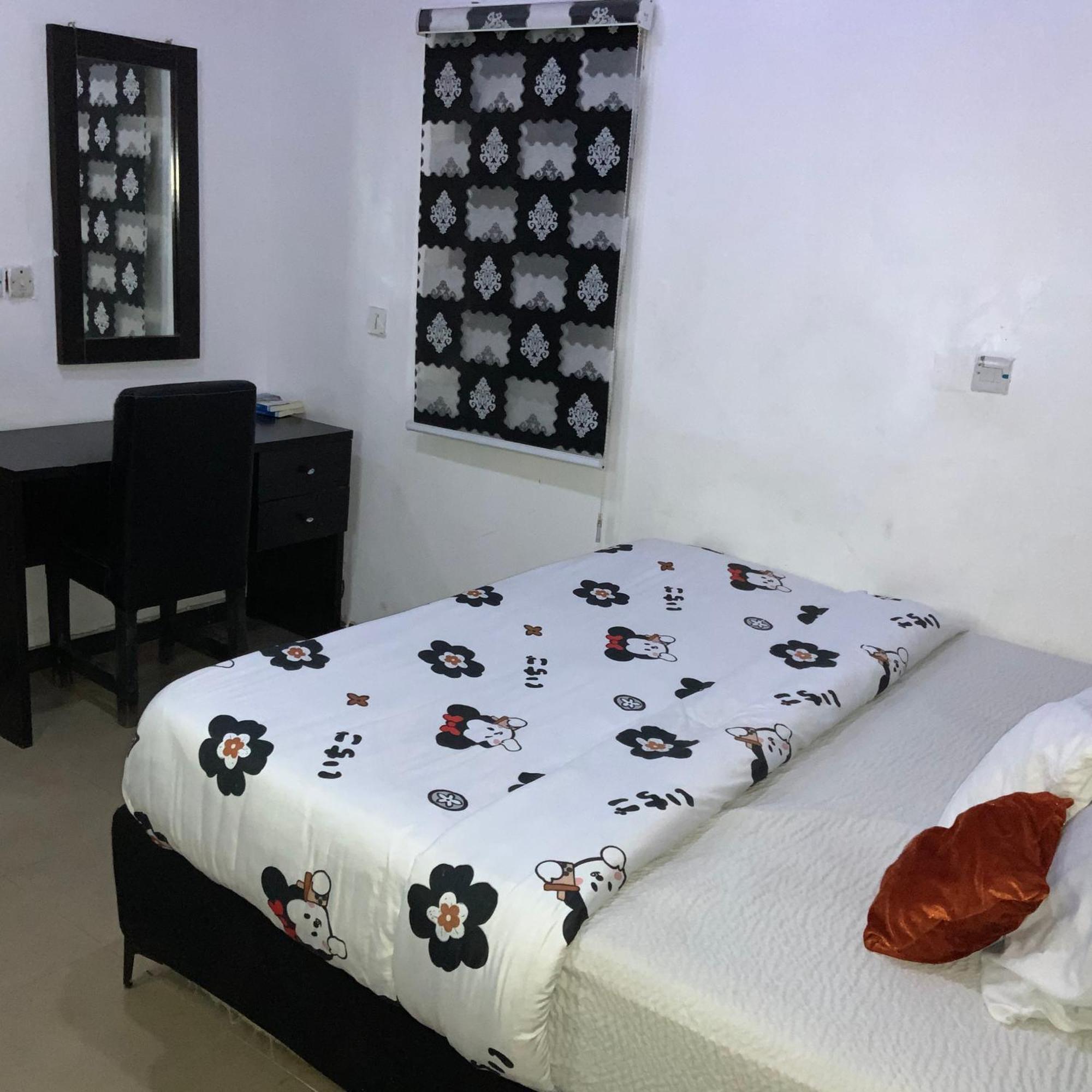 Blue Moon Hotels Victoria Island Lagos Bagian luar foto